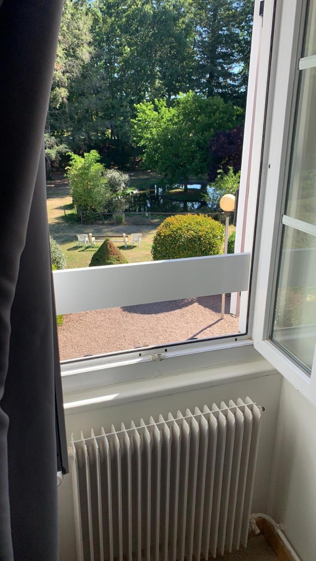 Le Troncais Hotel Saint-Bonnet-Tronçais Kültér fotó